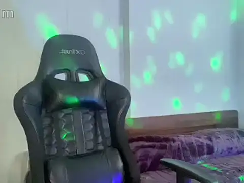 ChloeeFox online show from 02-06-26, 05:27