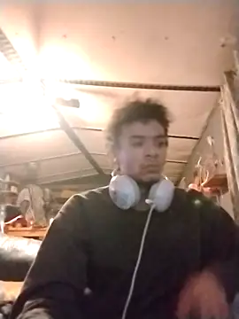 Snapshot of spooky425hd chatting on 03-27-26, 08:20 spooky425hd online show from 03-27-26, 08:20