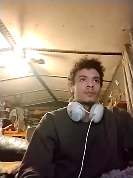 Snapshot of spooky425hd chatting on 03-27-26, 08:26 spooky425hd online show from 03-27-26, 08:26