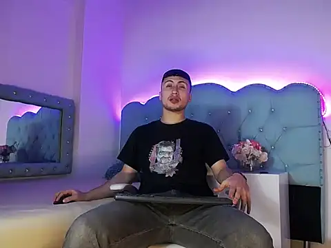 Oliver Benedet online show from 02-08-26, 03:43