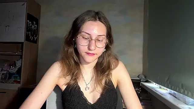 Miaaa Moon online show from 06-15-26, 04:42