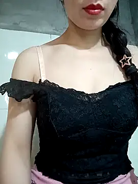 Snapshot of Vyvvyy69 chatting on 06-28-26, 01:11 Vyvvyy69 online show from 06-28-26, 01:11