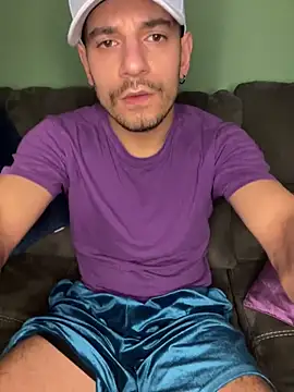 Snapshot of alessand180521 chatting on 02-10-26, 08:13 alessand180521 online show from 02-10-26, 08:13