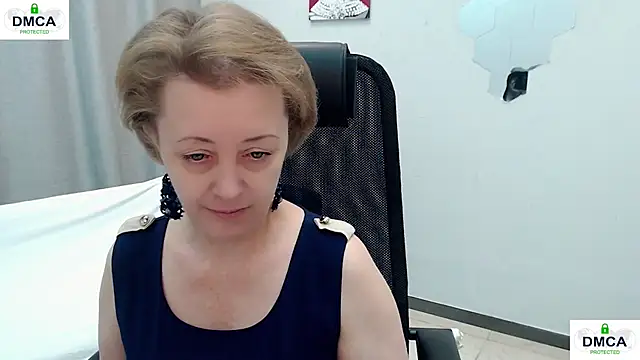 MONA W online show from 05-10-26, 07:35