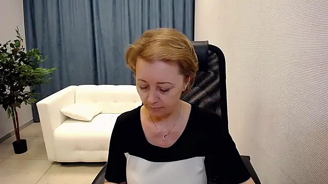 MONA W online show from 05-13-26, 10:45