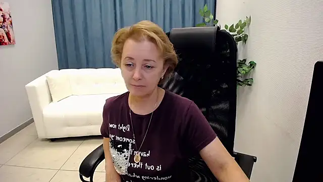 MONA W online show from 06-17-26, 10:50
