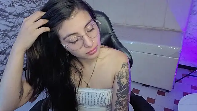 Cristal love v online show from 02-06-26, 01:25