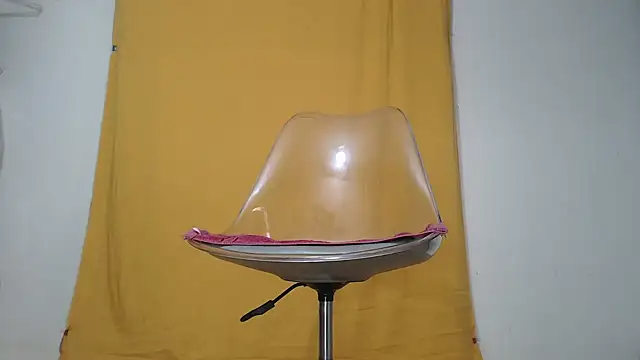 Snapshot of Mela889 chatting on 04-14-26, 05:13 Mela889 online show from 04-14-26, 05:13