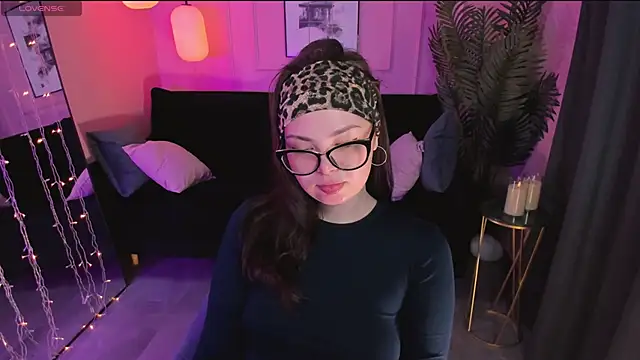 Maykinkya online show from 02-22-26, 02:04