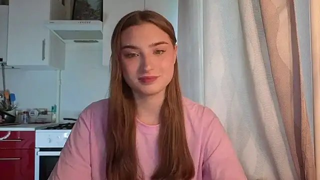 Snapshot of LissaBliss chatting on 06-25-26, 01:26 LissaBliss online show from 06-25-26, 01:26