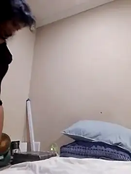 Snapshot of sexykajol2001 chatting on 02-11-26, 10:04 sexykajol2001 online show from 02-11-26, 10:04