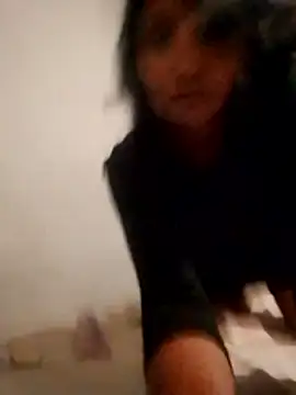 Snapshot of sexykajol2001 chatting on 03-08-26, 04:38 sexykajol2001 online show from 03-08-26, 04:38