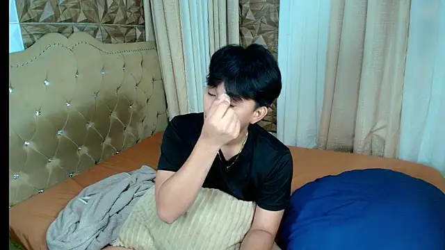 xlovercutietwink online show from 02-10-26, 04:33