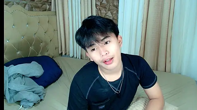 xlovercutietwink online show from 02-14-26, 05:53