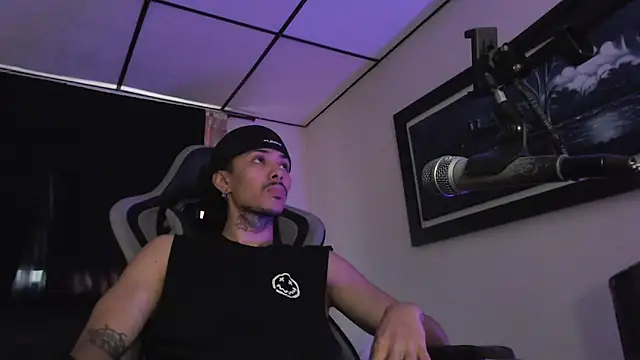 D3v1L88 online show from 05-17-26, 06:15