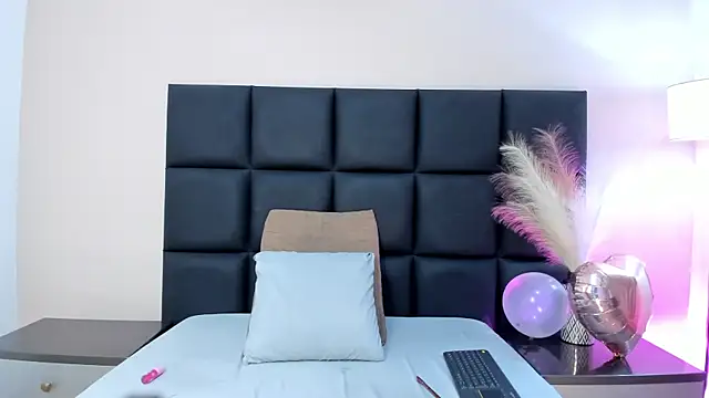 KeniaCarterr online show from 02-18-26, 01:45