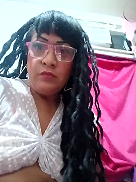 Snapshot of SabrinaColin chatting on 04-12-26, 04:28 SabrinaColin online show from 04-12-26, 04:28