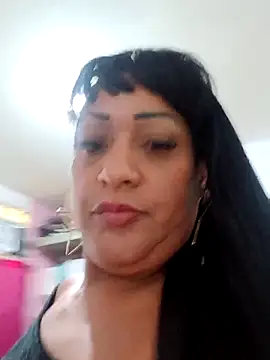 Snapshot of SabrinaColin chatting on 04-28-26, 01:49 SabrinaColin online show from 04-28-26, 01:49