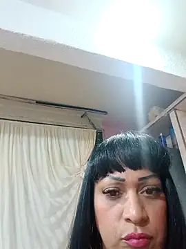 Snapshot of SabrinaColin chatting on 04-29-26, 03:32 SabrinaColin online show from 04-29-26, 03:32