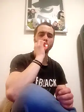 Snapshot of Hanys1912 chatting on 02-03-26, 04:56 Hanys1912 online show from 02-03-26, 04:56