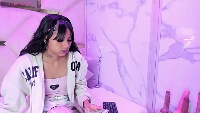 Snapshot of KendallArdent chatting on 02-27-26, 02:50 KendallArdent online show from 02-27-26, 02:50