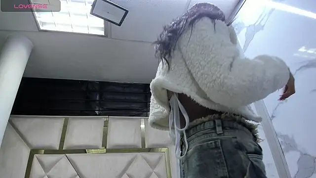 Snapshot of KendallArdent chatting on 03-04-26, 02:12 KendallArdent online show from 03-04-26, 02:12