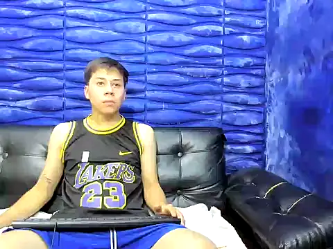 santiago xxxcol online show from 02-01-26, 11:36