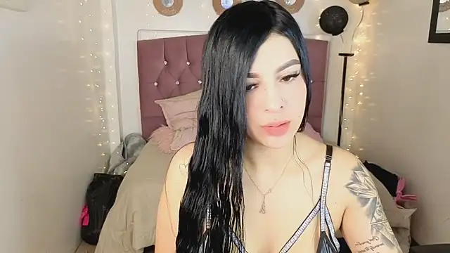 Snapshot of _selena_fox chatting on 03-25-26, 03:01 selena fox online show from 03-25-26, 03:01