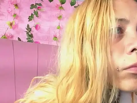 Dakota Angell  online show from 05-07-26, 02:28