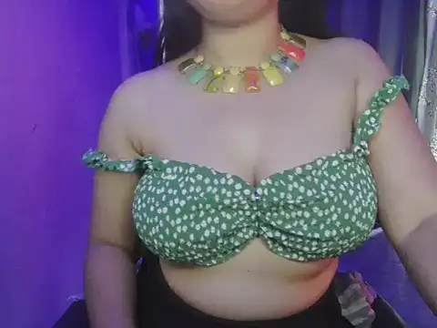 Snapshot of Bold_Beauty_07 chatting on 02-18-26, 07:48 Bold Beauty 07 online show from 02-18-26, 07:48