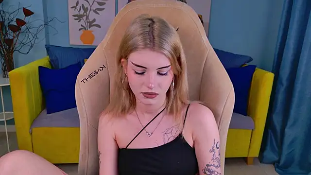 ScarletBlackwood online show from 04-01-26, 04:57