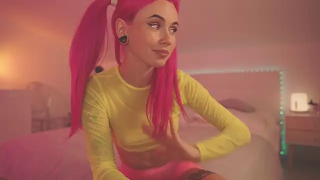 Sarah Pink online show from 12-06-24, 05:00