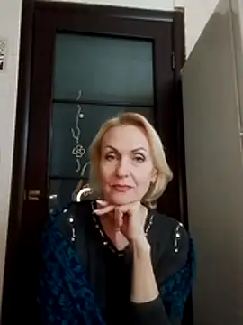 Snapshot of MichelleSolis chatting on 03-08-26, 07:17 MichelleSolis online show from 03-08-26, 07:17