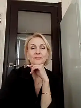 Snapshot of MichelleSolis chatting on 03-11-26, 01:17 MichelleSolis online show from 03-11-26, 01:17