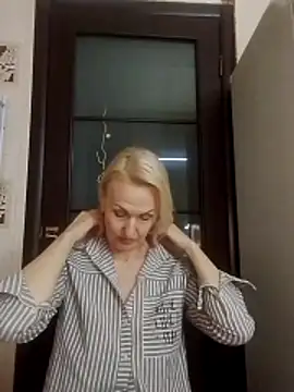 Snapshot of MichelleSolis chatting on 03-14-26, 05:51 MichelleSolis online show from 03-14-26, 05:51