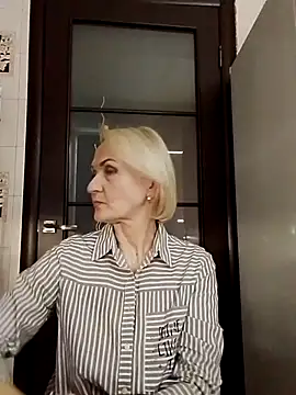 Snapshot of MichelleSolis chatting on 03-15-26, 02:23 MichelleSolis online show from 03-15-26, 02:23