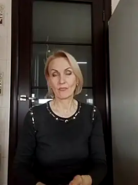 Snapshot of MichelleSolis chatting on 03-20-26, 01:49 MichelleSolis online show from 03-20-26, 01:49