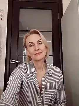 Snapshot of MichelleSolis chatting on 03-23-26, 12:53 MichelleSolis online show from 03-23-26, 12:53