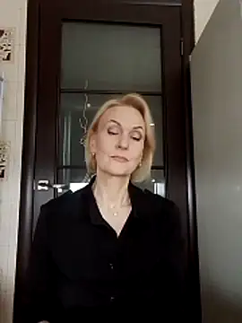 Snapshot of MichelleSolis chatting on 03-25-26, 01:50 MichelleSolis online show from 03-25-26, 01:50