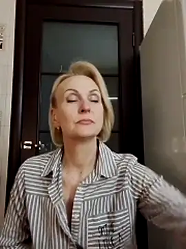 Snapshot of MichelleSolis chatting on 03-27-26, 07:02 MichelleSolis online show from 03-27-26, 07:02