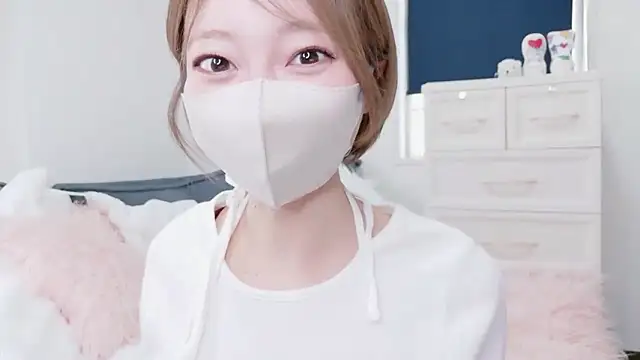 YUKI 377 online show from 02-06-26, 03:55