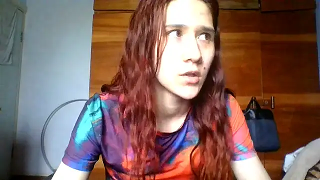 NickiKisinger online show from 06-06-26, 07:13