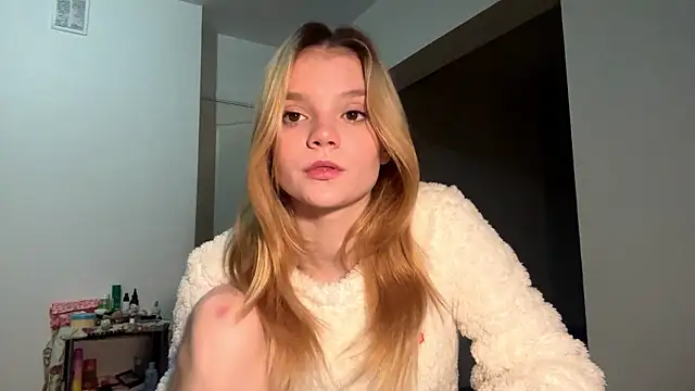 Snapshot of Tiffany_Muse chatting on 02-19-26, 11:01 Tiffany Muse online show from 02-19-26, 11:01