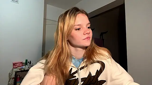 Snapshot of Tiffany_Muse chatting on 03-05-26, 03:02 Tiffany Muse online show from 03-05-26, 03:02