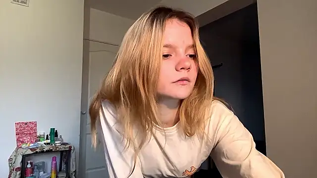 Snapshot of Tiffany_Muse chatting on 03-08-26, 03:10 Tiffany Muse online show from 03-08-26, 03:10