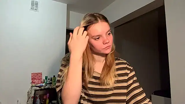 Snapshot of Tiffany_Muse chatting on 03-19-26, 02:04 Tiffany Muse online show from 03-19-26, 02:04