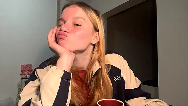 Snapshot of Tiffany_Muse chatting on 03-20-26, 02:16 Tiffany Muse online show from 03-20-26, 02:16