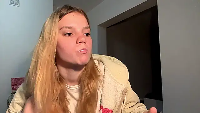 Snapshot of Tiffany_Muse chatting on 03-27-26, 02:17 Tiffany Muse online show from 03-27-26, 02:17