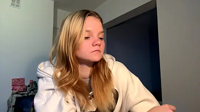 Snapshot of Tiffany_Muse chatting on 03-28-26, 03:28 Tiffany Muse online show from 03-28-26, 03:28