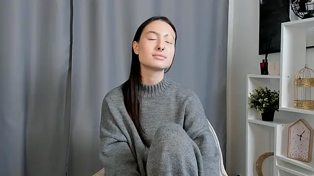 RafaelaKubasik online show from 02-04-26, 08:20